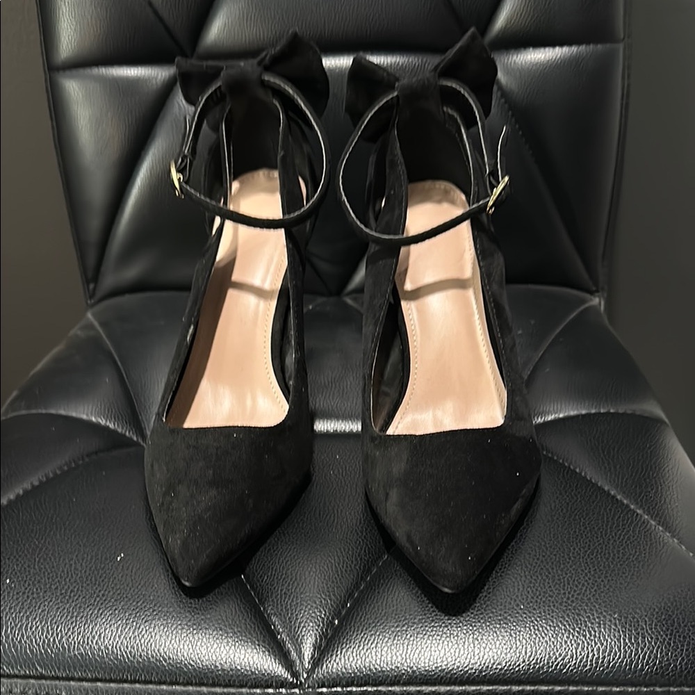 Amazon Black Heels with Pointed Toe and Ankle Straps